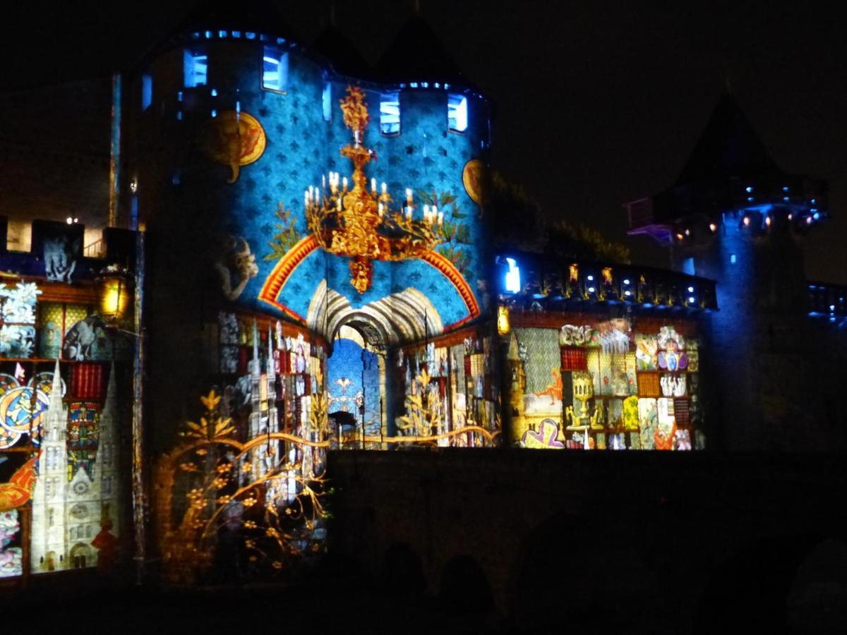 Maison Des Remparts Nichee Sous La Cite Carcassonne Buitenkant foto